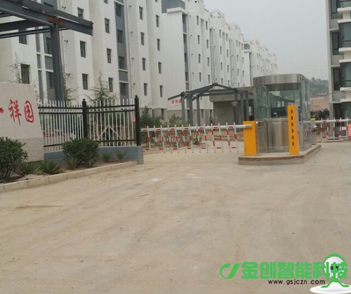 兰州道闸安装-西固福源小镇智能道闸安装完毕